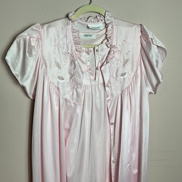 Set of Komar Vintage Light Pink Embroidered Chemise and Robe size small - Picture 4 of 14